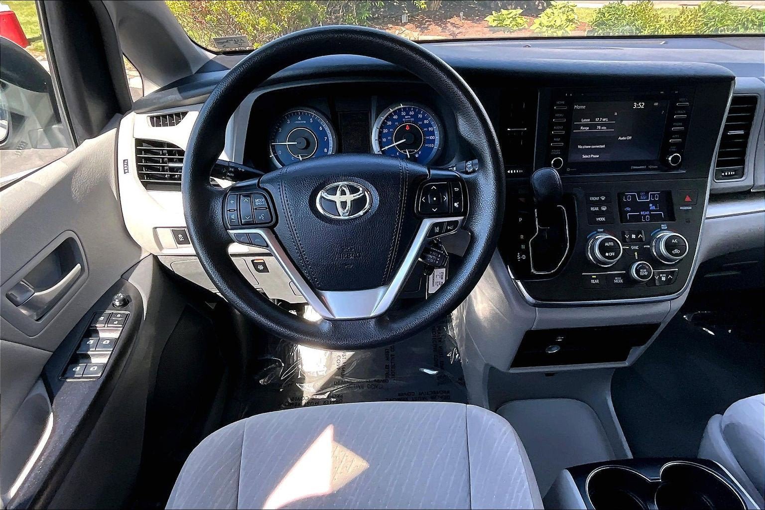 Used 2019 Toyota Sienna LE FWD image 5