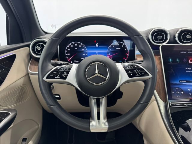Used 2024 Mercedes-Benz GLC 300 4MATIC image 24
