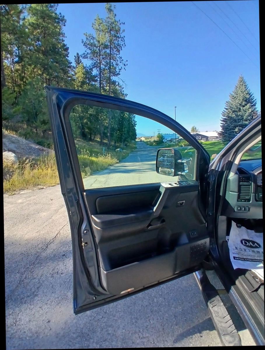 Used 2013 Nissan Titan SL image 7