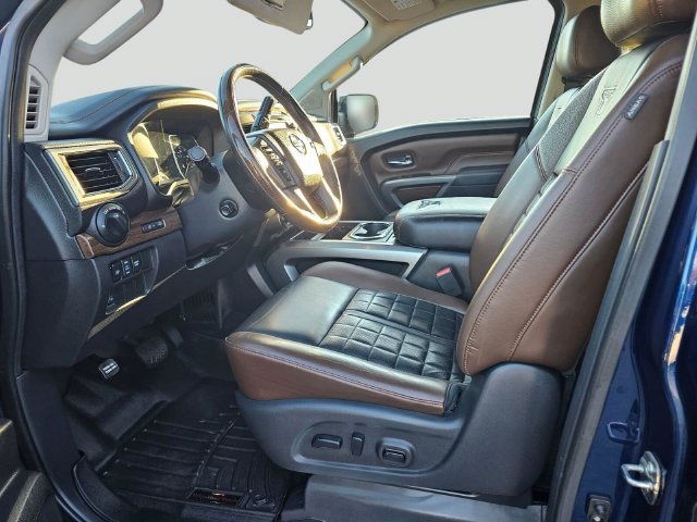 Used 2018 Nissan Titan Platinum Reserve AWD/4WD image 22