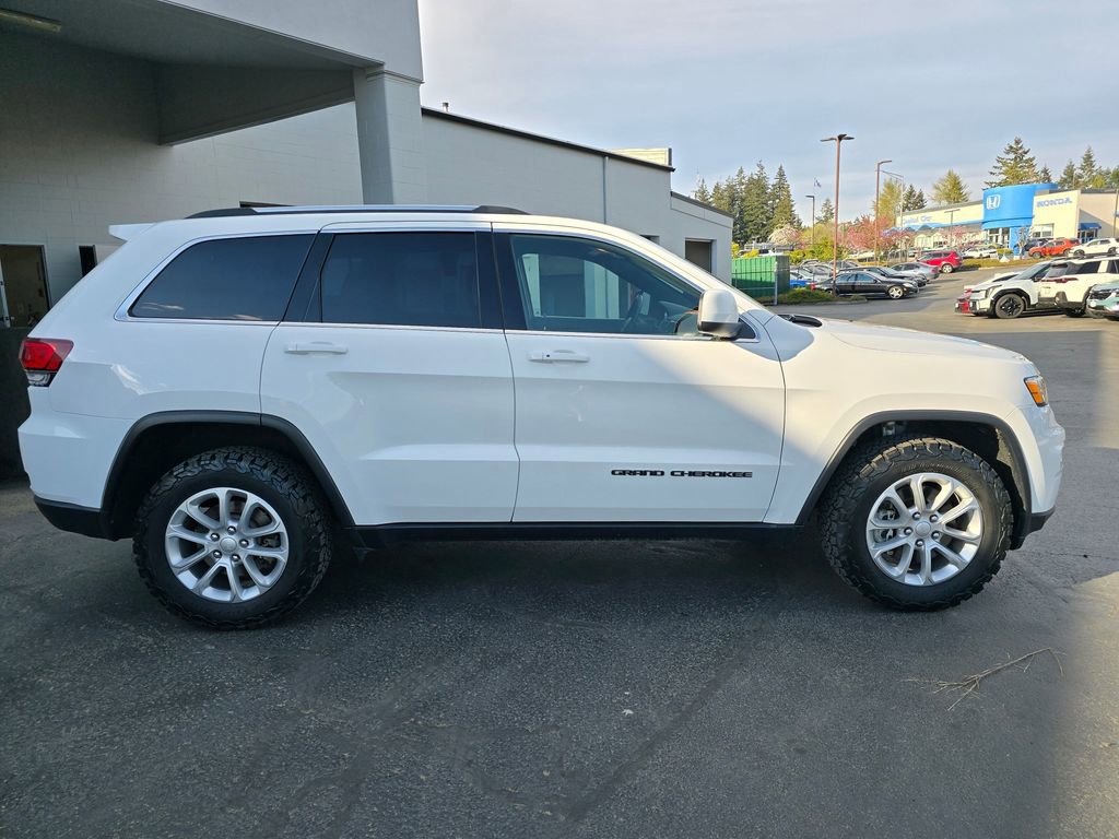 Used 2021 Jeep Grand Cherokee Laredo X AWD/4WD image 3