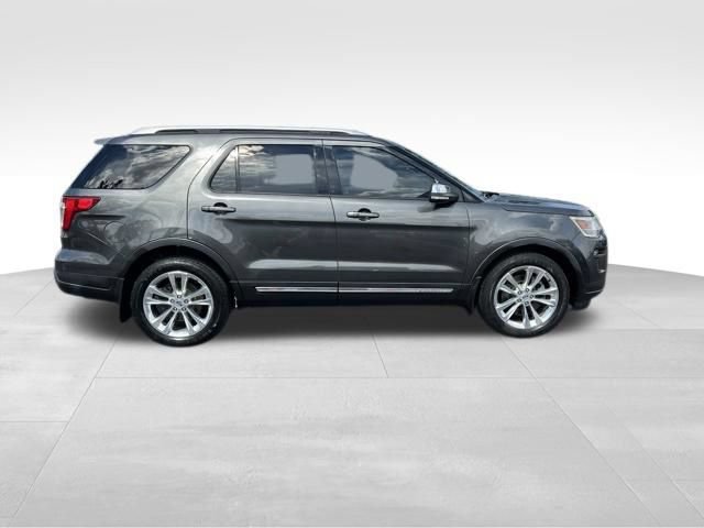 Used 2019 Ford Explorer XLT w/ Equipment Group 202A FWD image 8