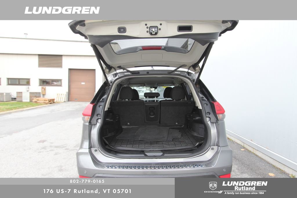 Used 2020 Nissan Rogue SV image 32