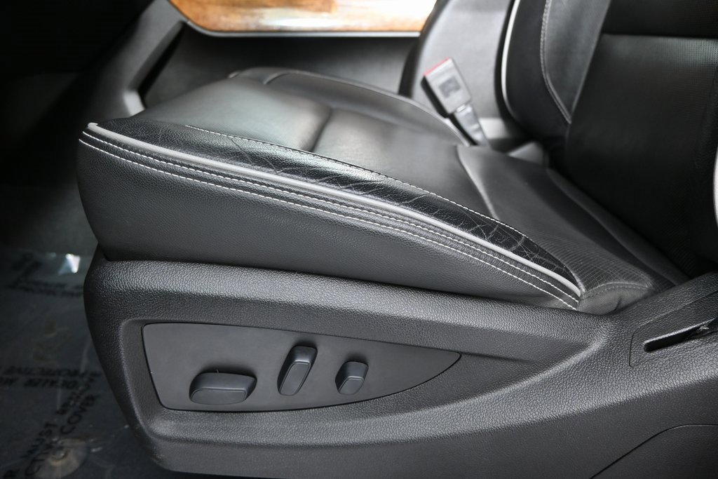 Used 2019 Chevrolet Silverado 3500 High Country w/ Duramax Plus Package image 27