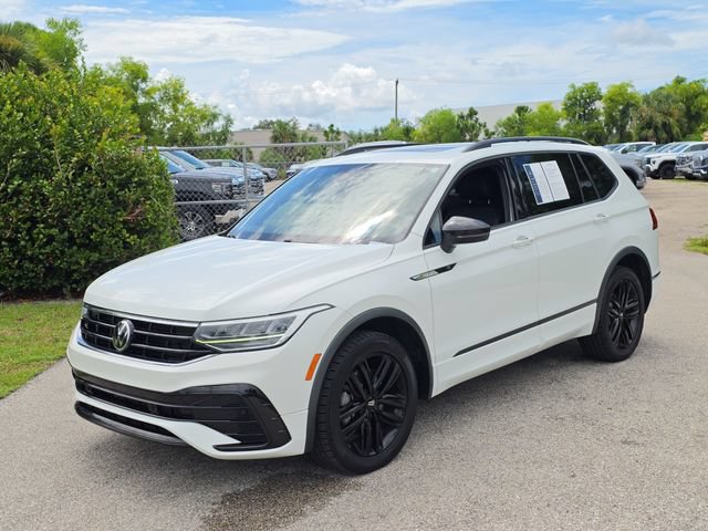 Used 2022 Volkswagen Tiguan SE R-Line AWD/4WD image 2