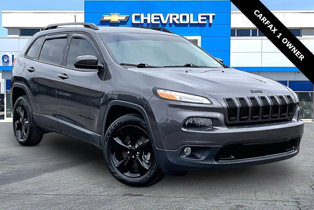 Used 2018 Jeep Cherokee Latitude w/ Altitude Package image 1