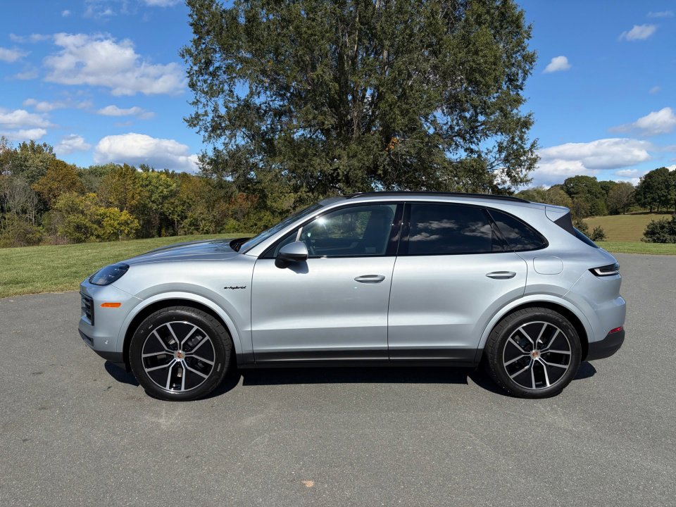 New 2026 Porsche Cayenne E-Hybrid image 2