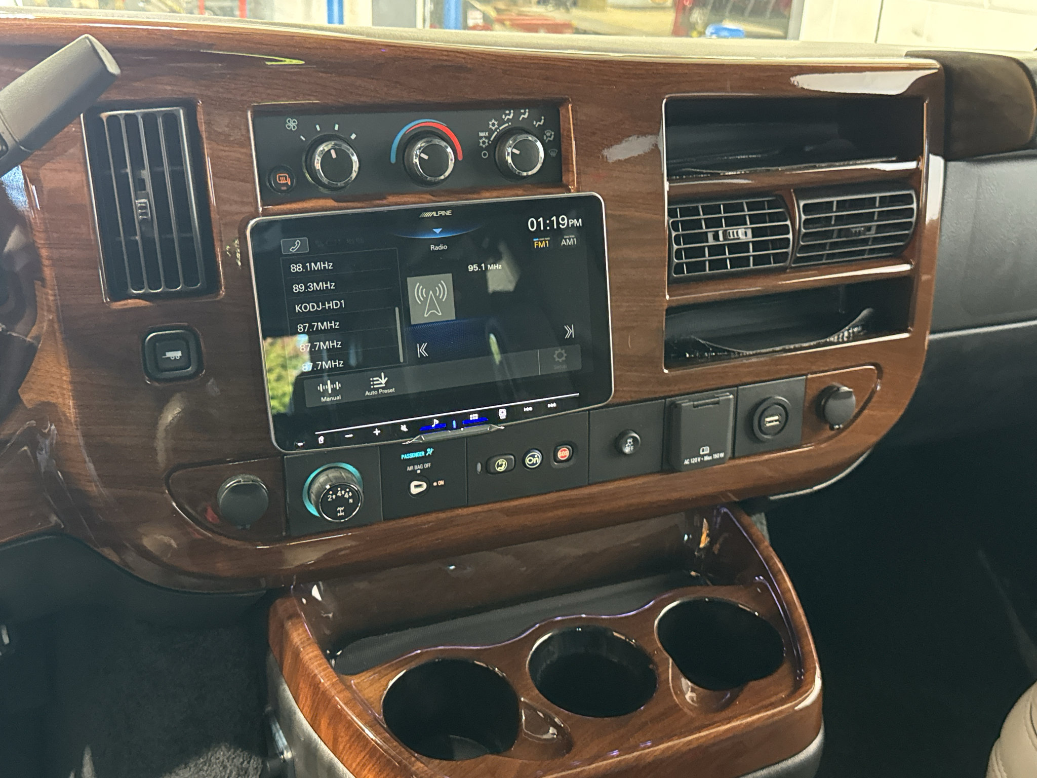 Used 2023 GMC Savana 2500 RWD image 32