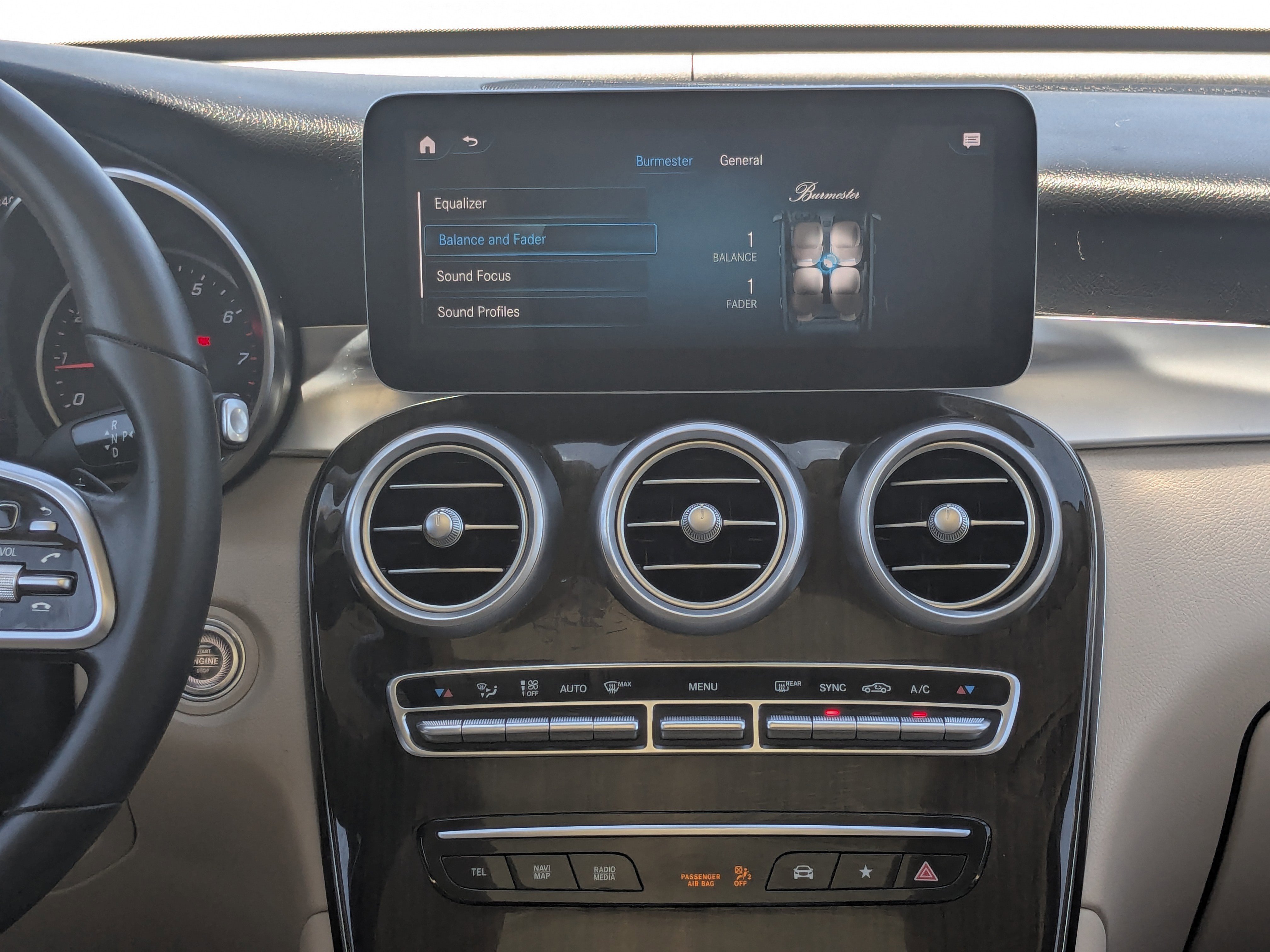 Used 2021 Mercedes-Benz GLC 300 w/ Premium Package image 20