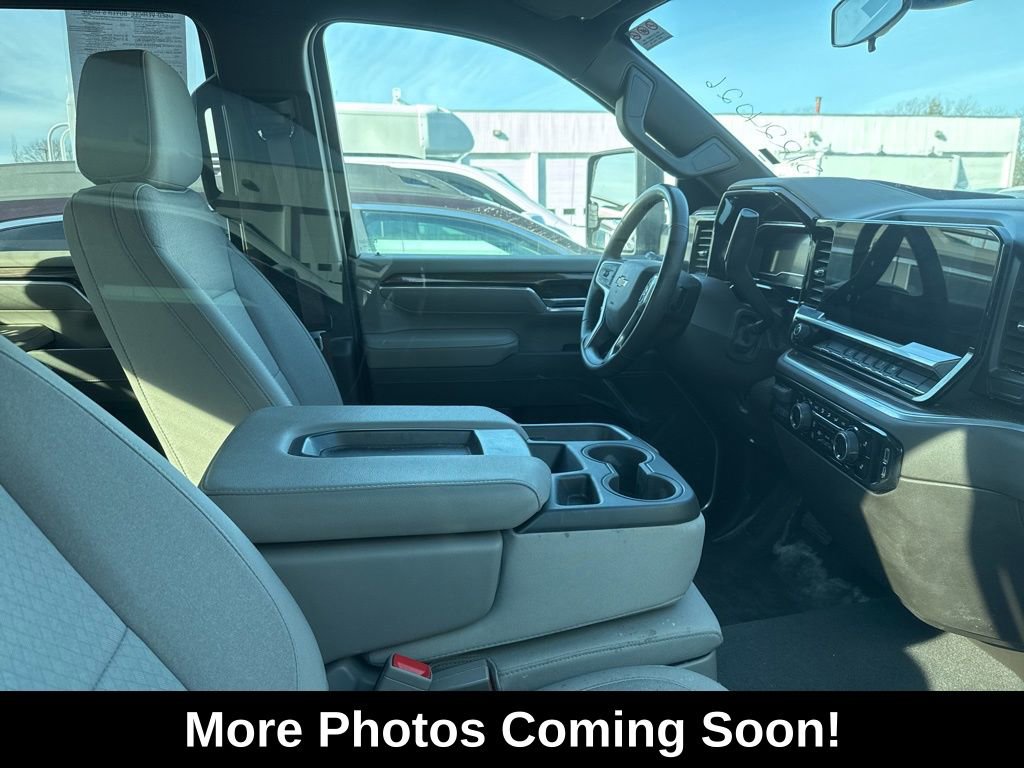 Used 2025 Chevrolet Silverado 2500 LT w/ Convenience Package image 2