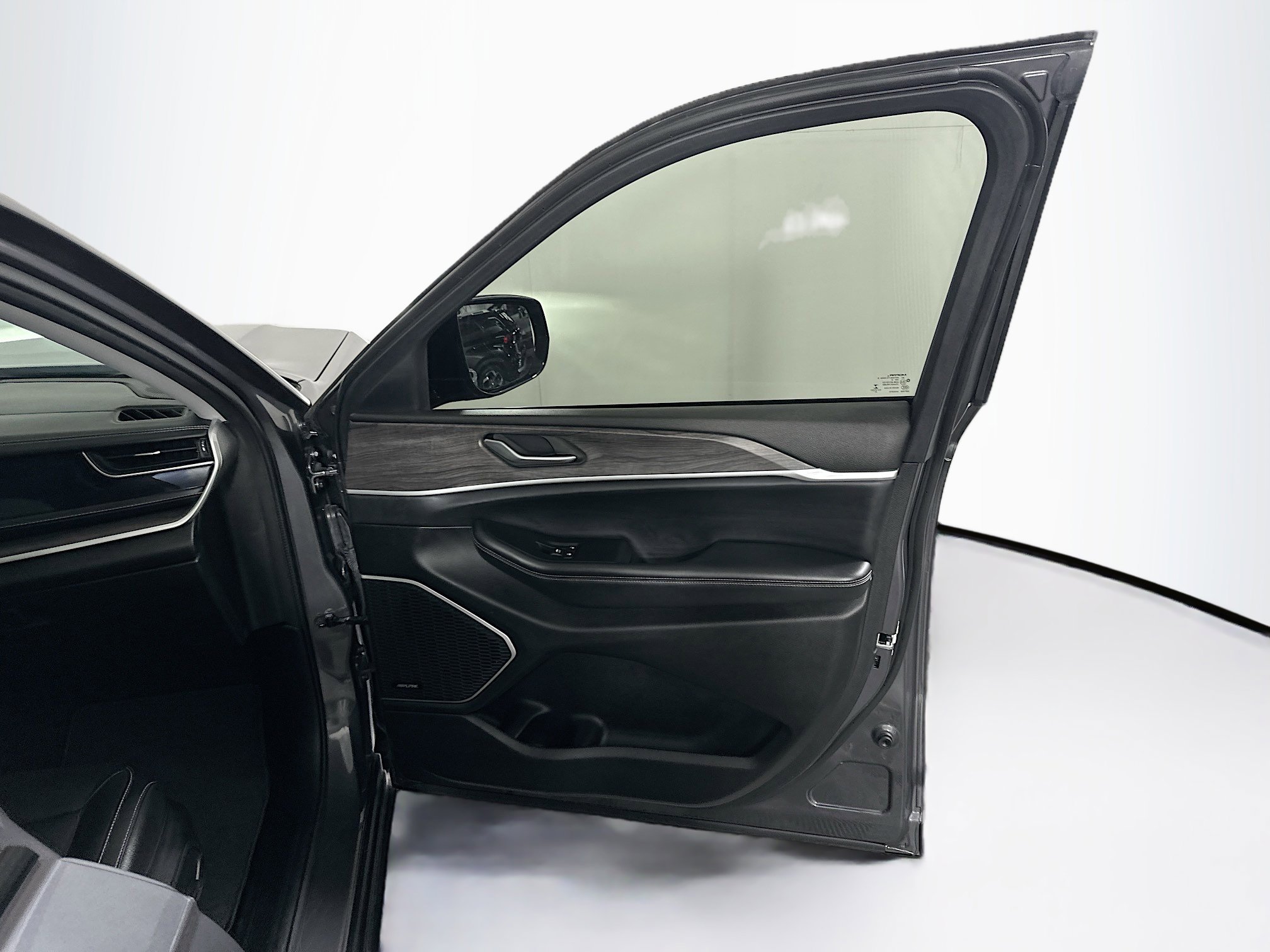 Used 2022 Jeep Grand Cherokee Limited 4xe image 35