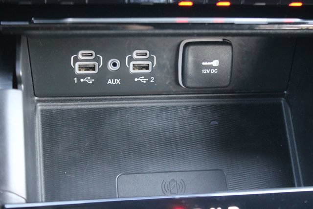 Used 2024 Jeep Grand Cherokee L Altitude AWD/4WD image 8