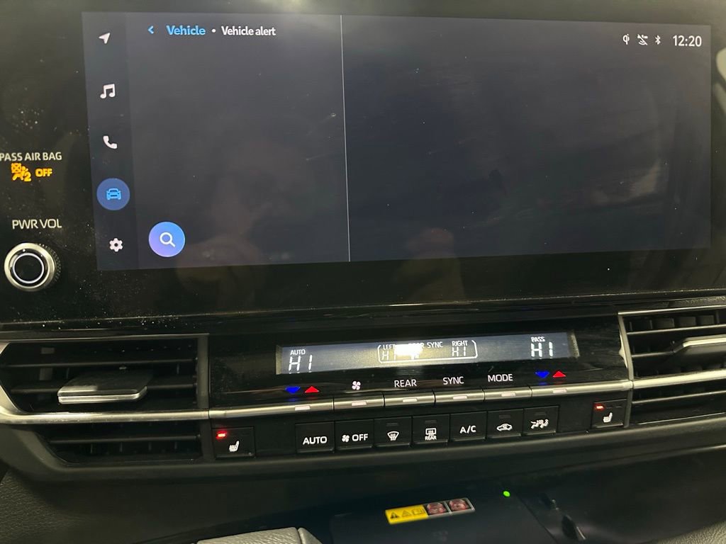 Used 2025 Toyota Sienna XSE image 35