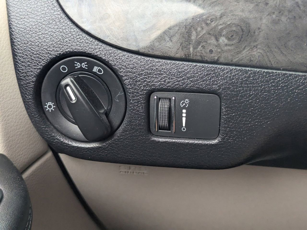 Used 2018 Dodge Grand Caravan SE image 25