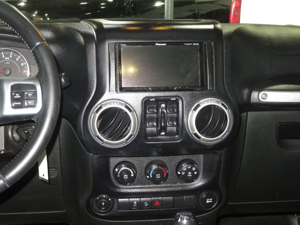 Used 2015 Jeep Wrangler Unlimited Sport AWD/4WD image 37