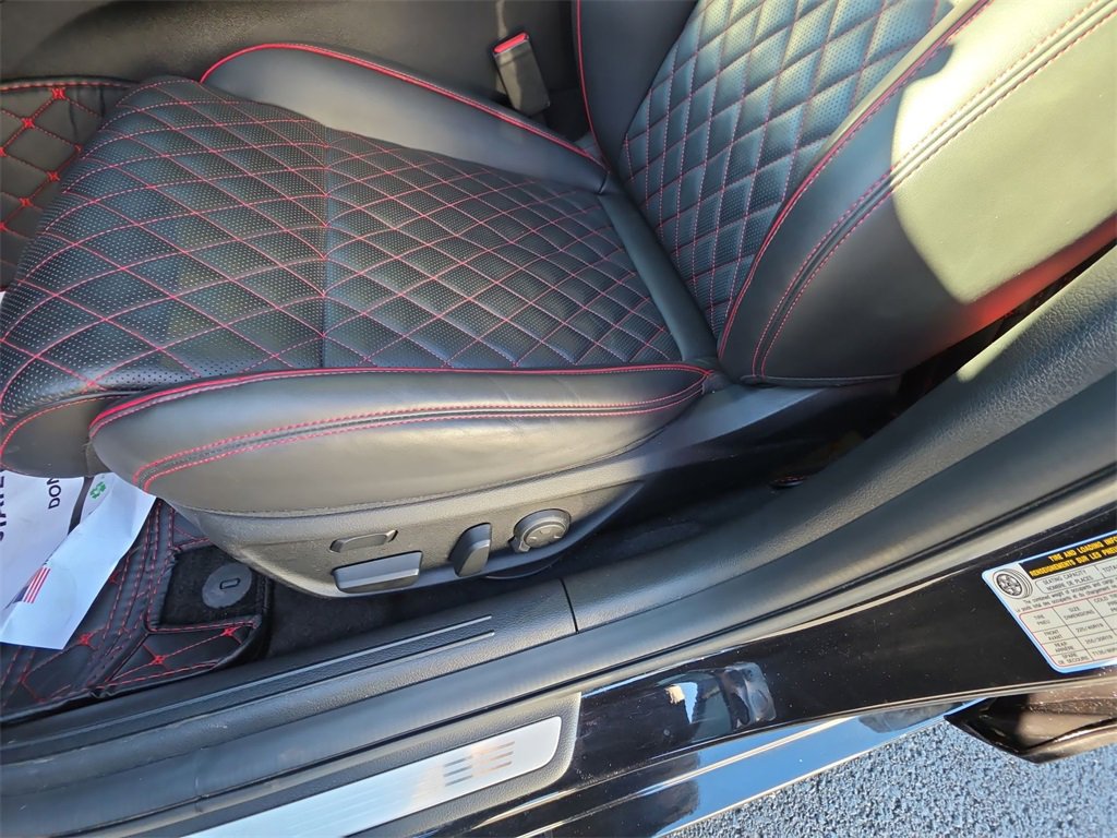 Used 2023 Genesis G70 3.3T w/ Sport Prestige Package image 12