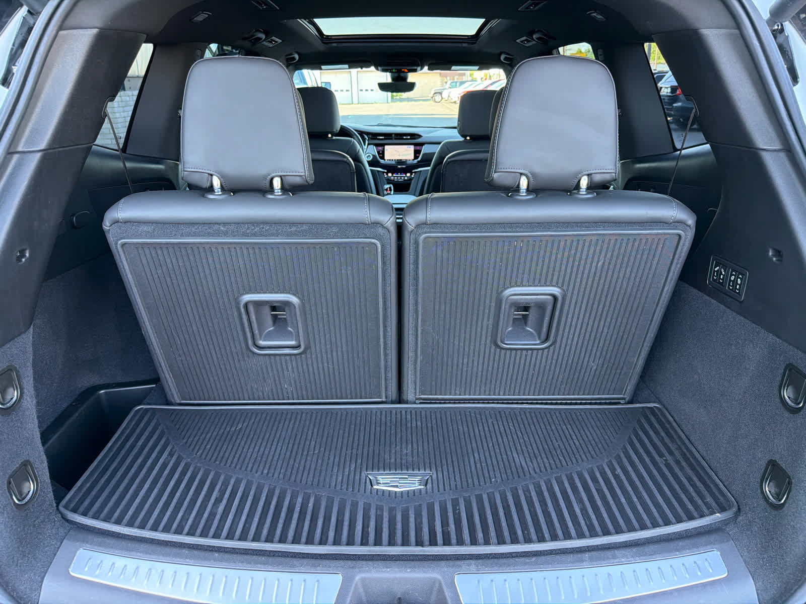 Used 2024 Cadillac XT6 Sport w/ LPO, ONYX Package AWD/4WD image 44