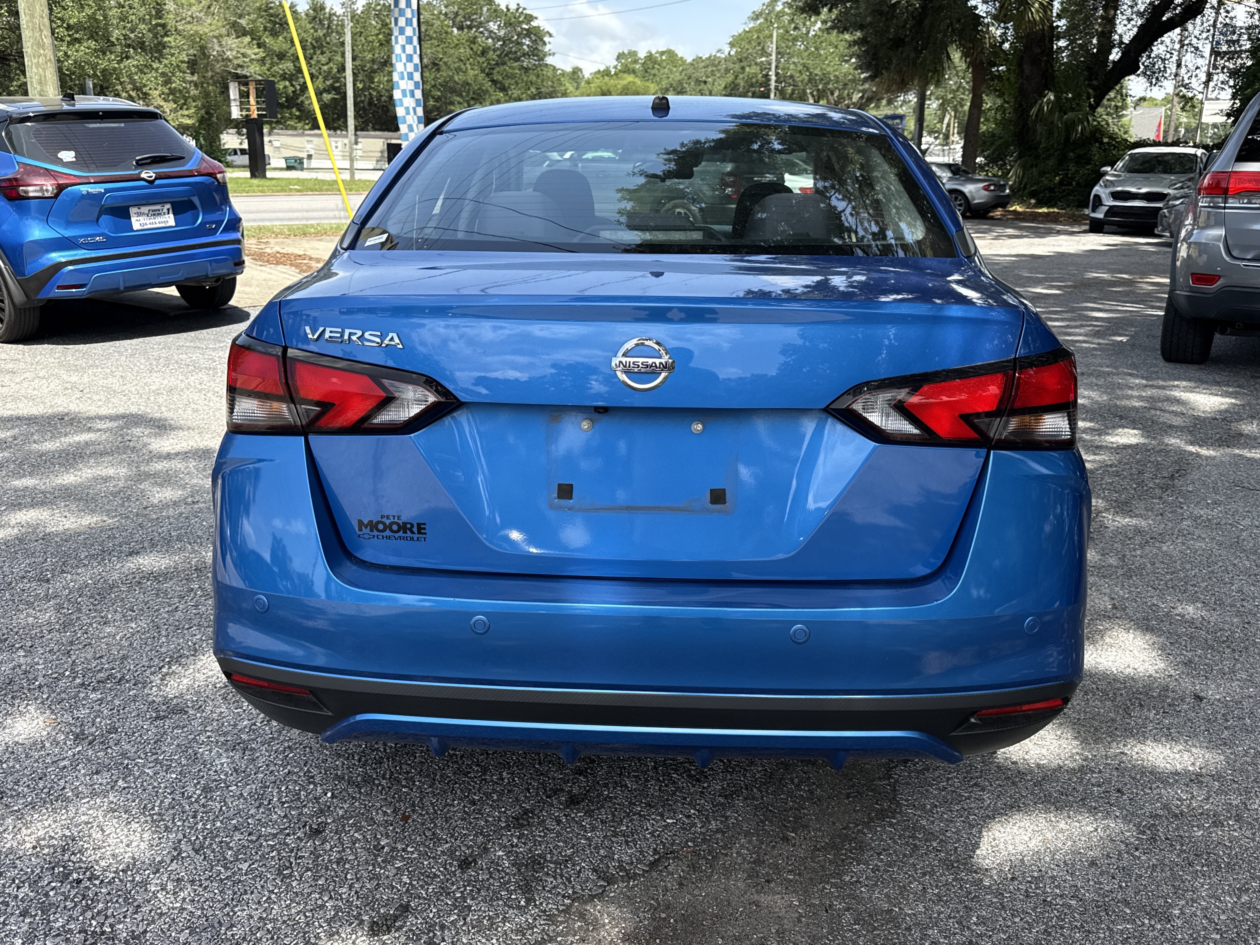Used 2021 Nissan Versa S FWD image 4