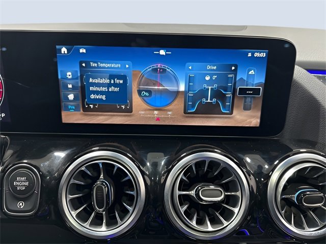 Used 2025 Mercedes-Benz GLA 250 4MATIC image 21