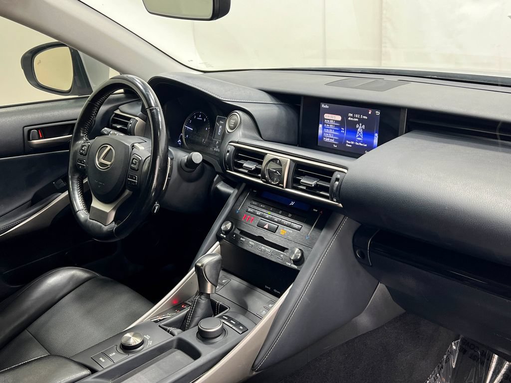 Used 2017 Lexus IS 200t w/ Premium Package RWD image 21