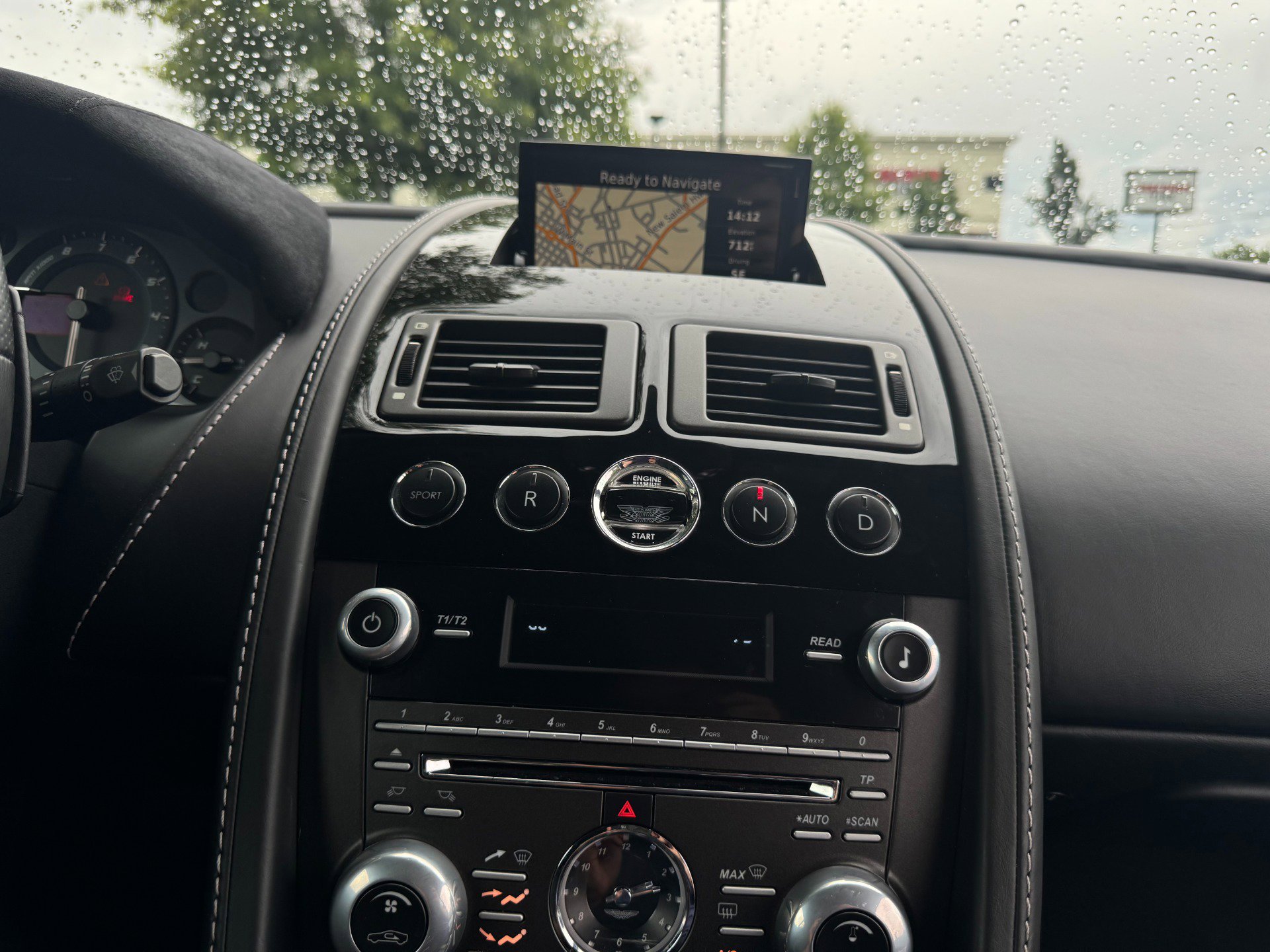 Used 2015 Aston Martin V8 Vantage GT image 33