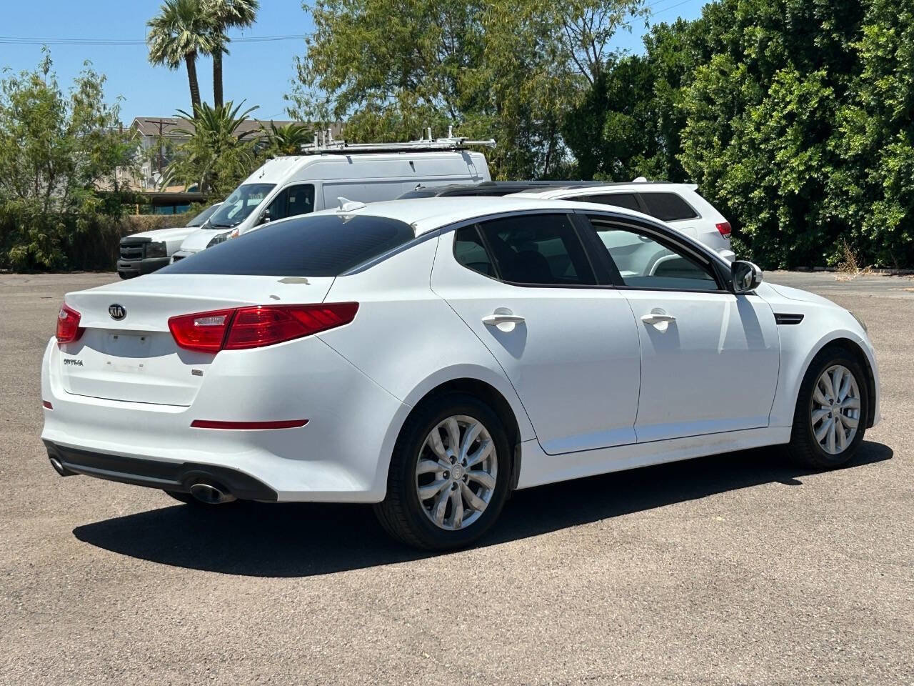 Used 2015 Kia Optima LX FWD image 3