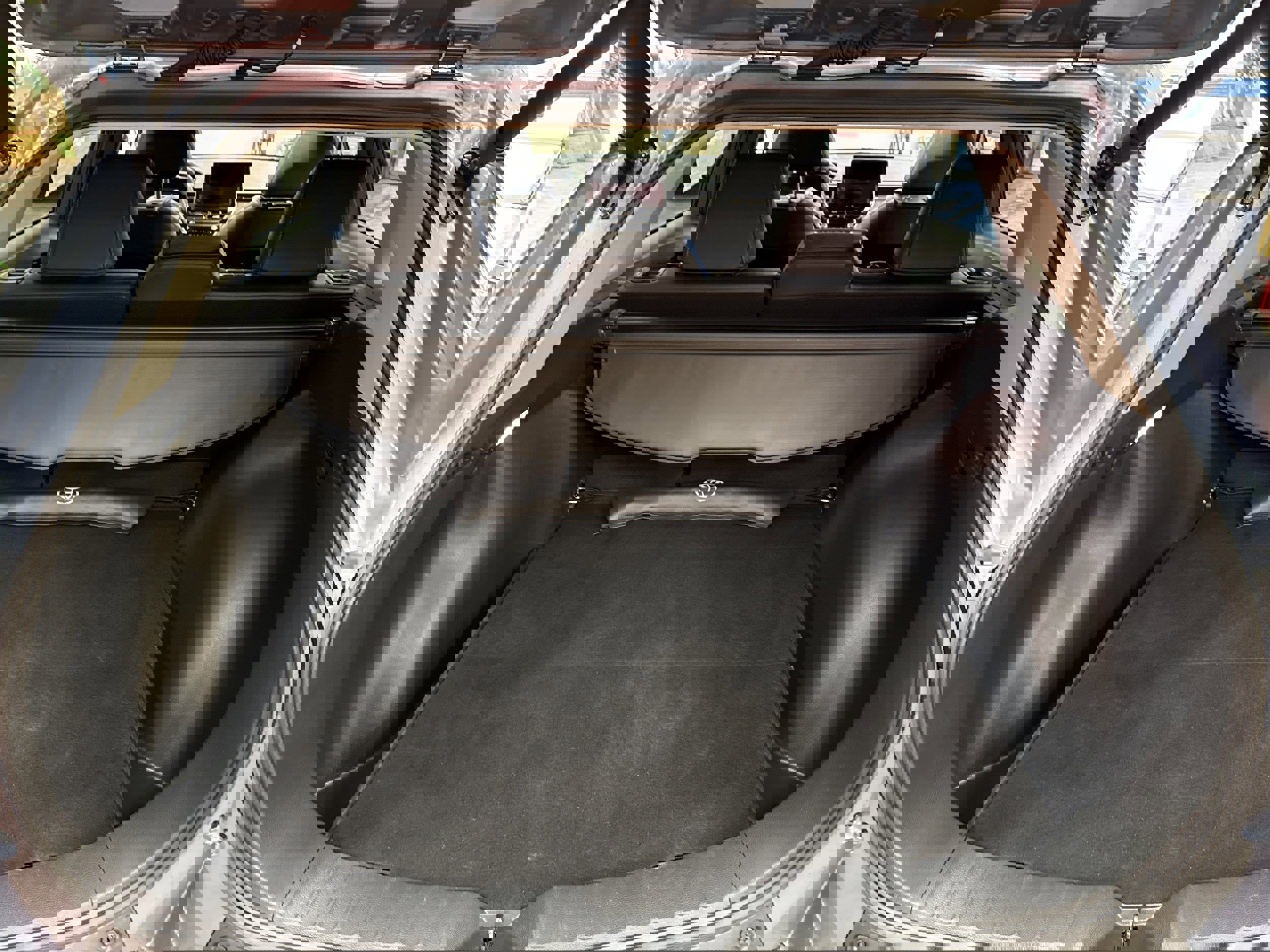 Used 2024 Toyota Corolla Cross XLE w/ Convenience Package image 22