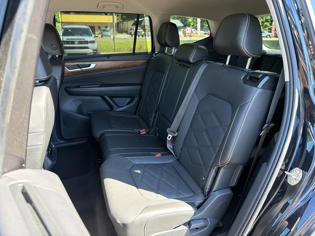 Used 2025 Volkswagen Atlas SE FWD image 19