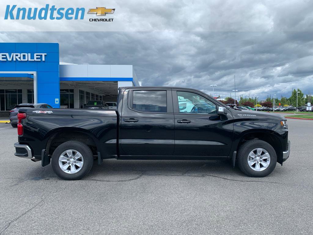 Used 2022 Chevrolet Silverado 1500 LT w/ Convenience Package II AWD/4WD image 8
