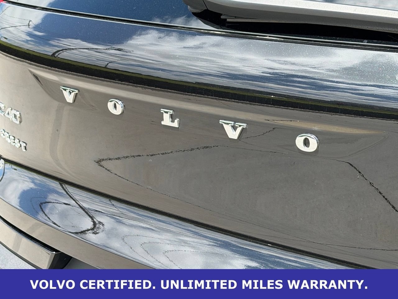 Certified 2025 Volvo XC40 B5 Ultra AWD/4WD image 10