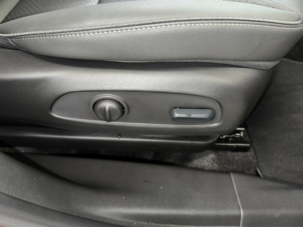 Used 2023 Buick Encore GX Essence w/ Experience Buick Package image 33