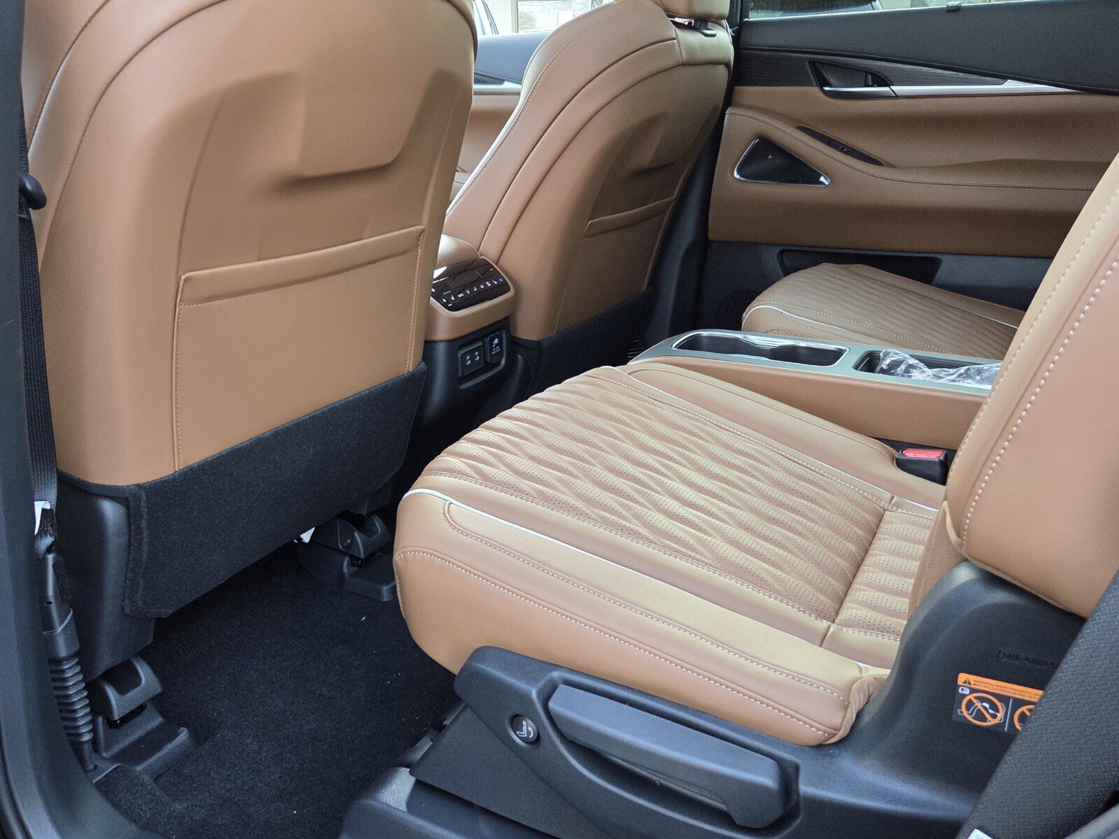 New 2026 INFINITI QX60 Autograph w/ Dark Cargo Package image 11