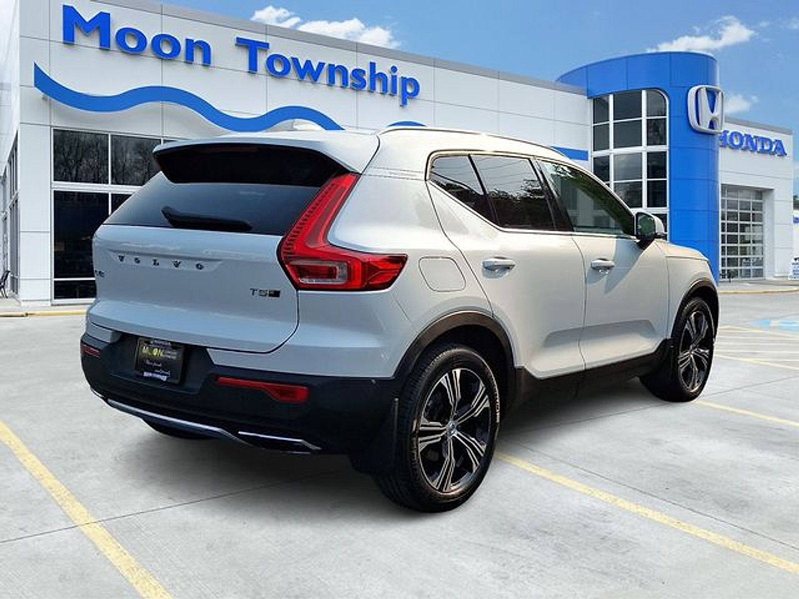 Used 2020 Volvo XC40 T5 Inscription w/ Protection Package AWD/4WD image 6