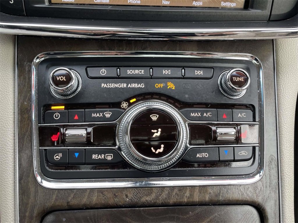 Used 2017 Lincoln Continental Select w/ Climate Package image 29