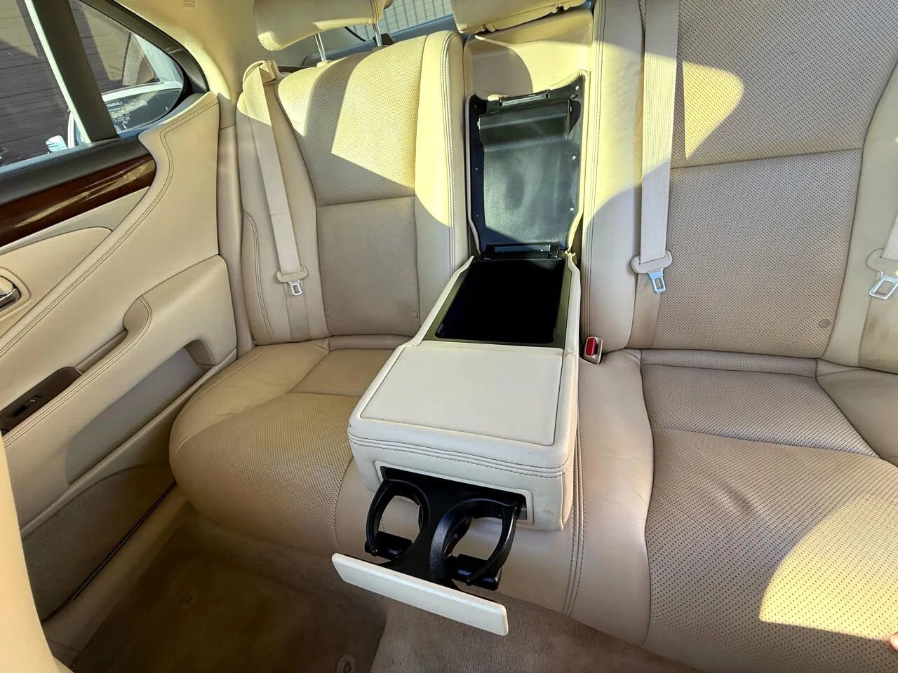 Used 2015 Lexus LS 460 w/ Comfort Package RWD image 29