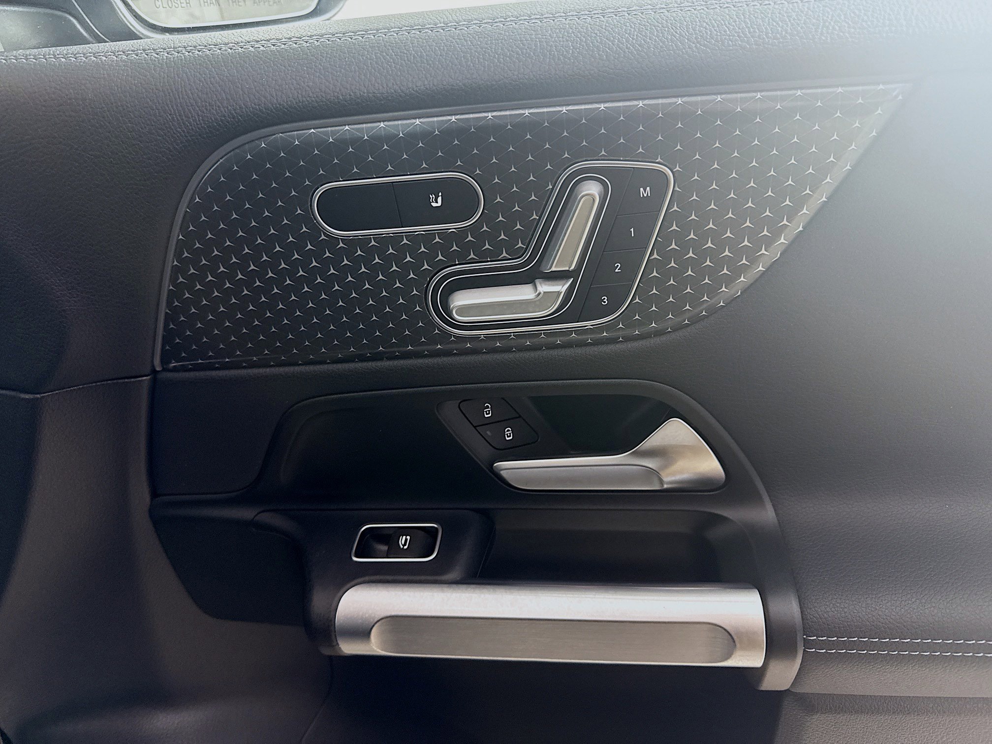 Used 2024 Mercedes-Benz EQB 300 4MATIC image 31