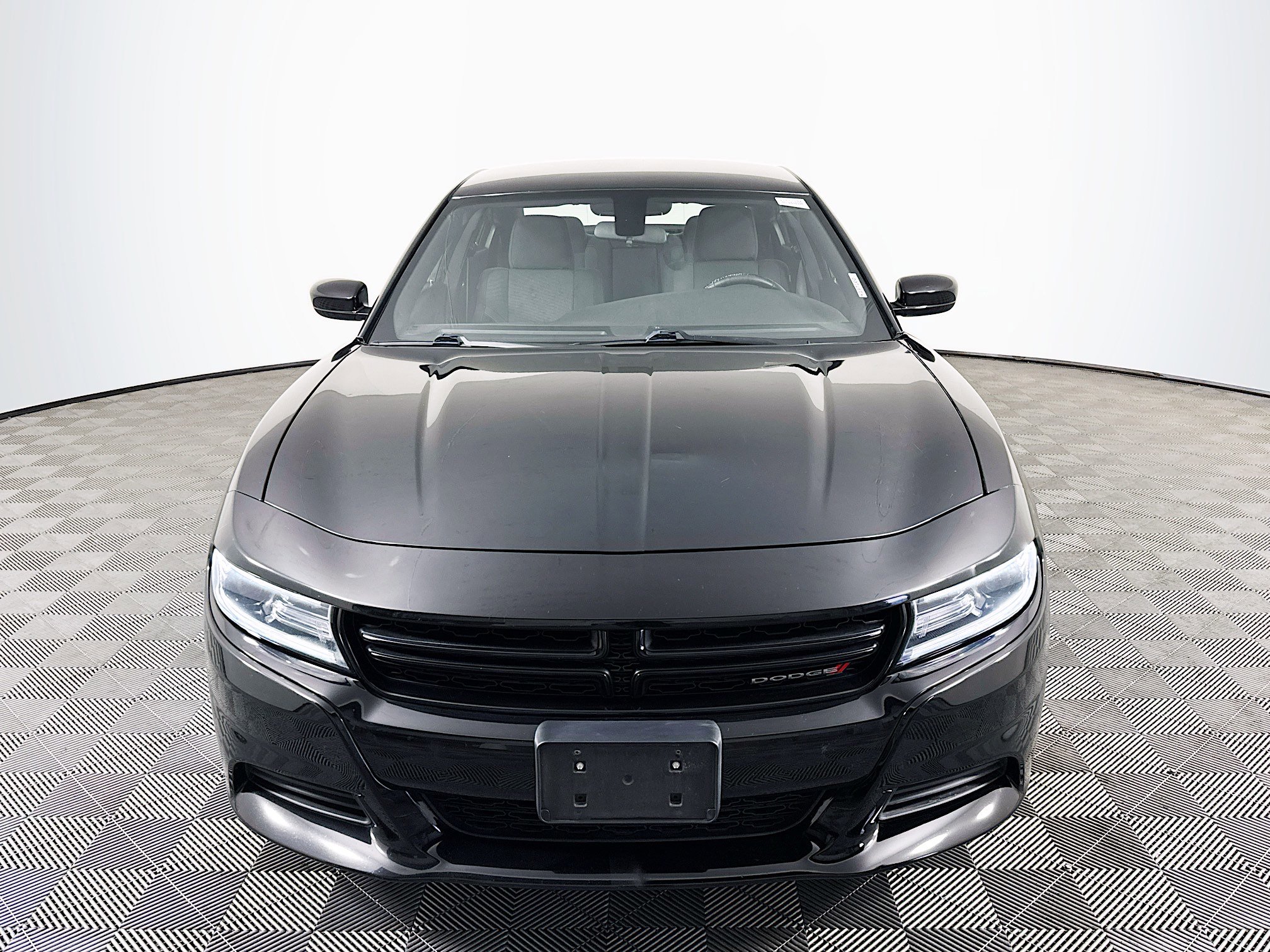 Used 2020 Dodge Charger SXT image 2