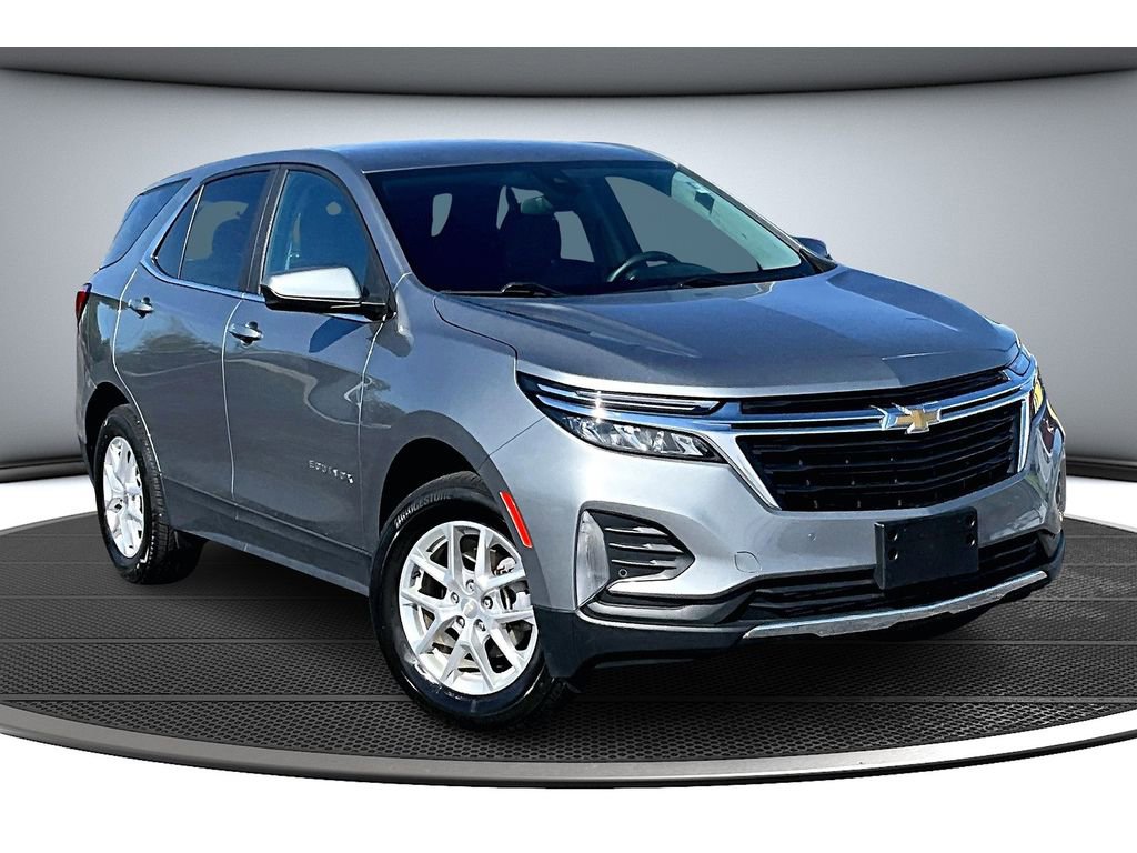 Used 2023 Chevrolet Equinox LT image 2
