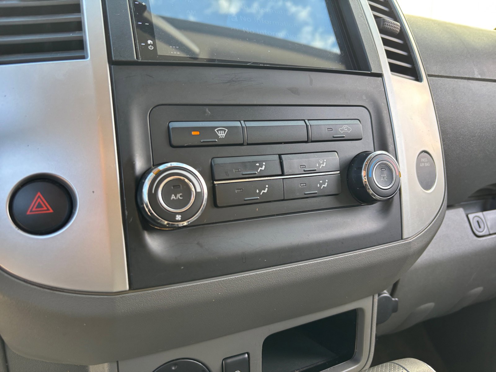 Used 2016 Nissan Frontier SV image 31