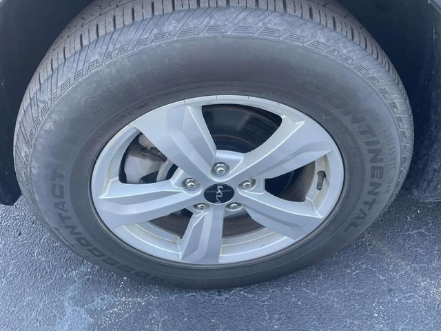 Used 2025 Kia Sorento LX image 7