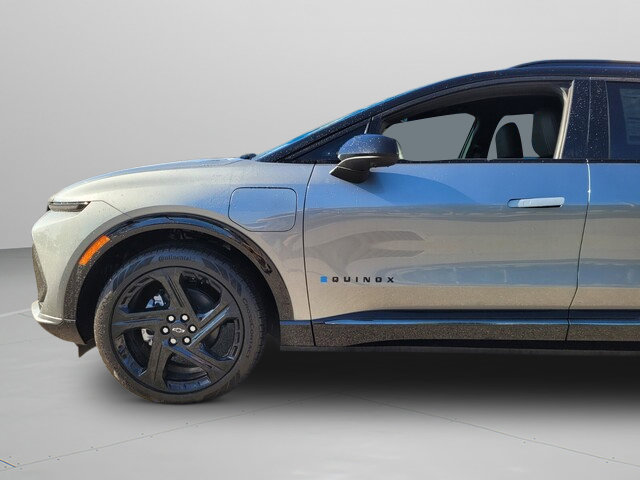 New 2026 Chevrolet Equinox EV RS image 17