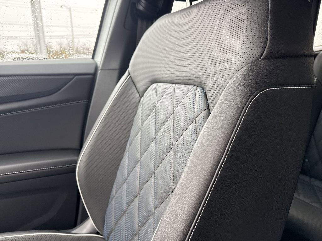 New 2026 Volkswagen Atlas Cross Sport SEL Premium R-Line image 41