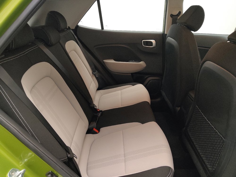 Used 2022 Hyundai Venue SEL FWD image 19
