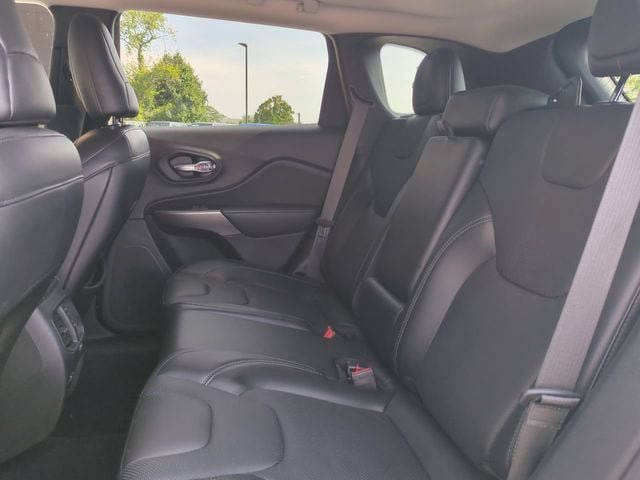 Used 2020 Jeep Cherokee Limited AWD/4WD image 14