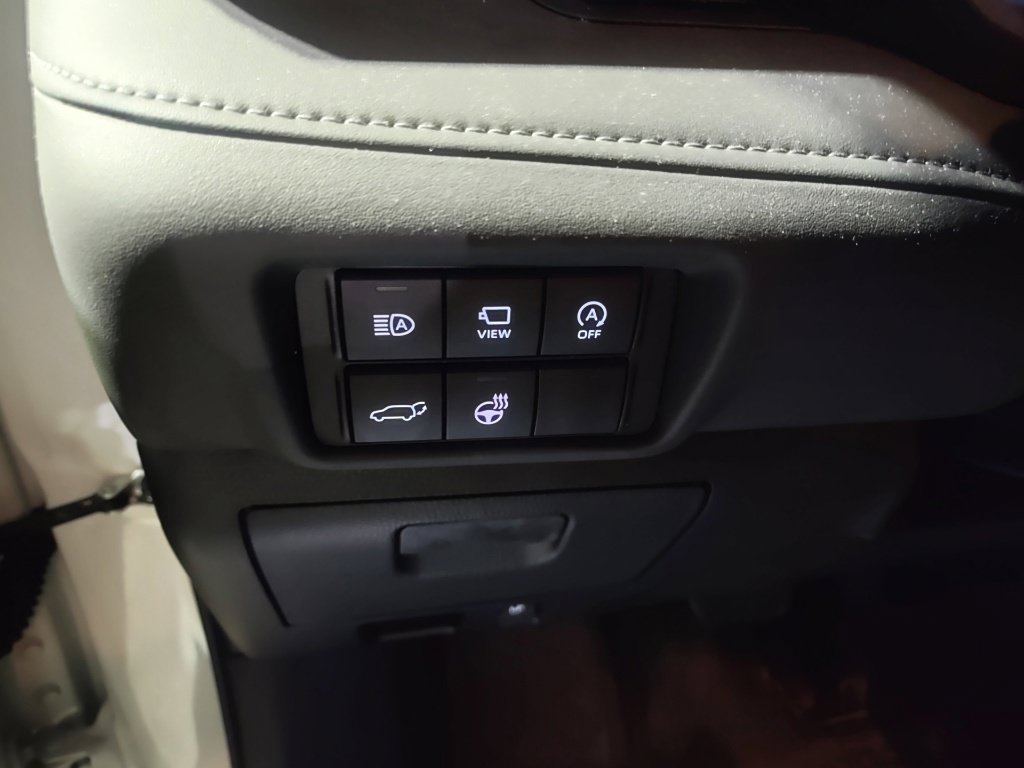 Used 2026 Toyota Highlander Platinum AWD/4WD image 10