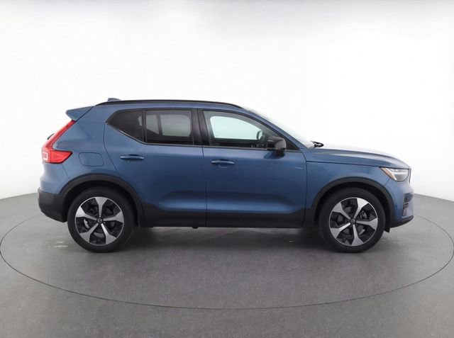 Certified 2023 Volvo XC40 B5 Plus w/ Climate Package AWD/4WD image 50