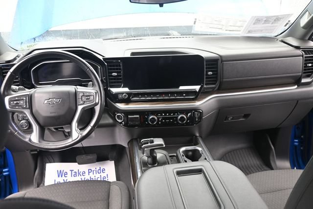 Used 2022 Chevrolet Silverado 1500 RST w/ Convenience Package II AWD/4WD image 24