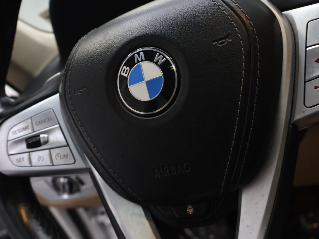 Used 2022 BMW 740i xDrive w/ Premium Package AWD/4WD image 21