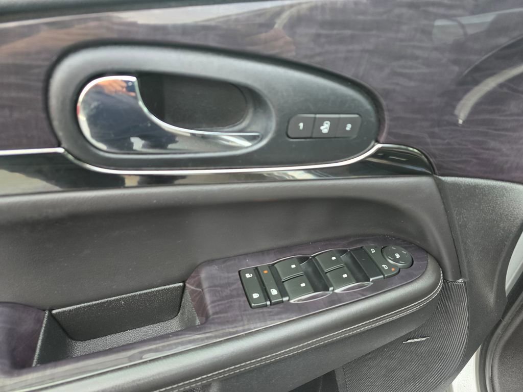 Used 2017 Buick Enclave Leather AWD/4WD image 17
