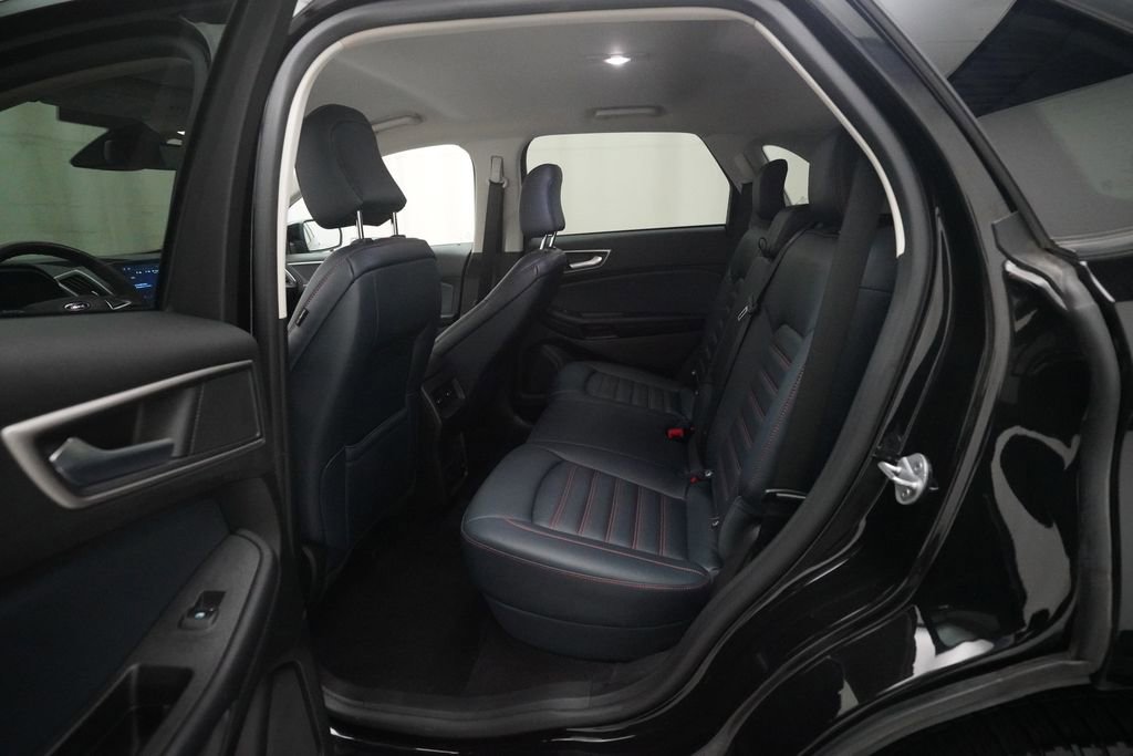 Used 2023 Ford Edge SEL w/ Sport Appearance Package image 16